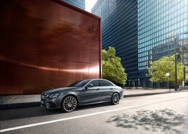 Photograph David Maurer Maurer_mercedes_e_class_01 on One Eyeland